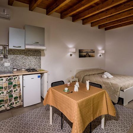 Il Cortile Apartment Castellammare del Golfo Bagian luar foto