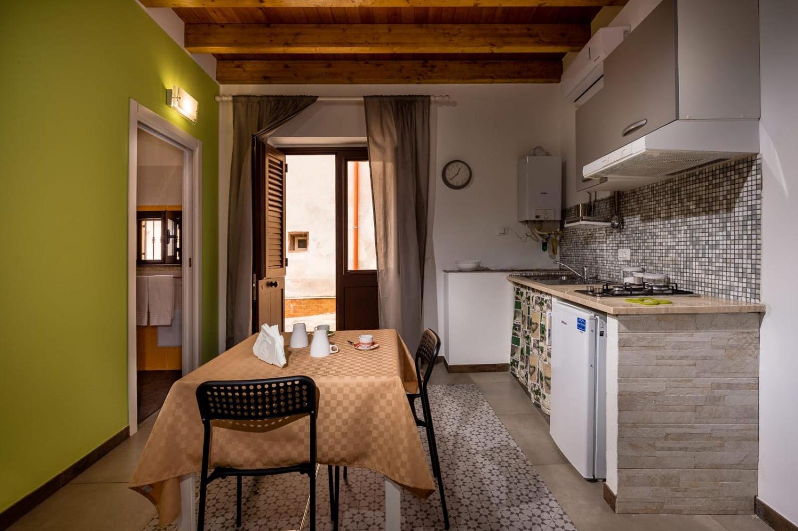 Il Cortile Apartment Castellammare del Golfo Bagian luar foto